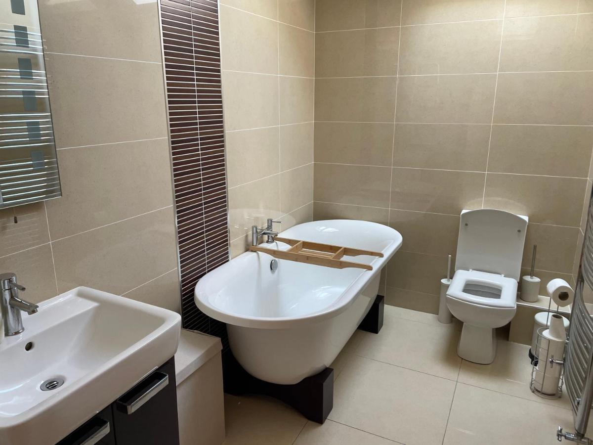 Orchard Oasis, Luxury Penthouse Getaway Apartment Coleraine Exterior foto